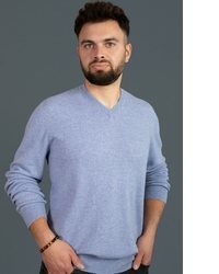 hellblauer Pullover mit einem V-Ausschnitt von Ariun