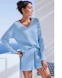 hellblauer Pullover mit einem V-Ausschnitt von French Connection