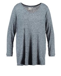 hellblauer Pullover mit einem V-Ausschnitt von Junarose