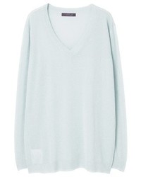 hellblauer Pullover mit einem V-Ausschnitt von Mango