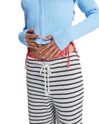 hellblauer Pullover mit einer Kapuze von Roxy
