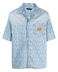hellblaues bedrucktes Kurzarmhemd von Versace
