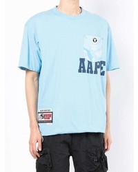 hellblaues bedrucktes T-Shirt mit einem Rundhalsausschnitt von AAPE BY A BATHING APE