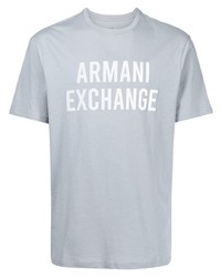 hellblaues bedrucktes T-Shirt mit einem Rundhalsausschnitt von Armani Exchange