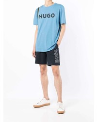 hellblaues bedrucktes T-Shirt mit einem Rundhalsausschnitt von Hugo