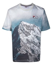 hellblaues bedrucktes T-Shirt mit einem Rundhalsausschnitt von Fila