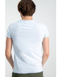 hellblaues bedrucktes T-Shirt mit einem Rundhalsausschnitt von GARCIA