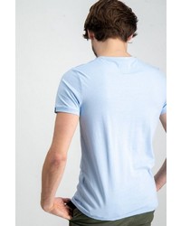 hellblaues bedrucktes T-Shirt mit einem Rundhalsausschnitt von GARCIA
