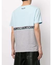 hellblaues bedrucktes T-Shirt mit einem Rundhalsausschnitt von Moschino