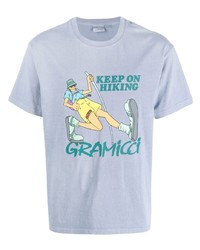 hellblaues bedrucktes T-Shirt mit einem Rundhalsausschnitt von Gramicci