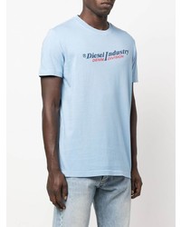 hellblaues bedrucktes T-Shirt mit einem Rundhalsausschnitt von Diesel