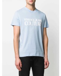 hellblaues bedrucktes T-Shirt mit einem Rundhalsausschnitt von VERSACE JEANS COUTURE