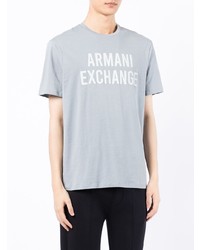 hellblaues bedrucktes T-Shirt mit einem Rundhalsausschnitt von Armani Exchange