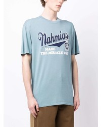 hellblaues bedrucktes T-Shirt mit einem Rundhalsausschnitt von Nahmias