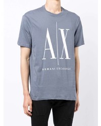 hellblaues bedrucktes T-Shirt mit einem Rundhalsausschnitt von Armani Exchange