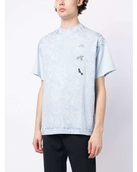 hellblaues bedrucktes T-Shirt mit einem Rundhalsausschnitt von Toga