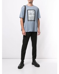 hellblaues bedrucktes T-Shirt mit einem Rundhalsausschnitt von Emporio Armani