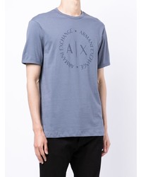 hellblaues bedrucktes T-Shirt mit einem Rundhalsausschnitt von Armani Exchange