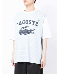 hellblaues bedrucktes T-Shirt mit einem Rundhalsausschnitt von Lacoste