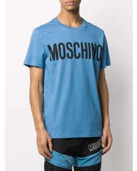 hellblaues bedrucktes T-Shirt mit einem Rundhalsausschnitt von Moschino