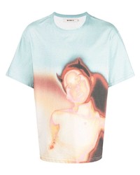 hellblaues bedrucktes T-Shirt mit einem Rundhalsausschnitt von Misbhv