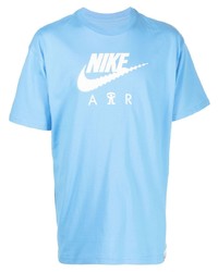 hellblaues bedrucktes T-Shirt mit einem Rundhalsausschnitt von Nike
