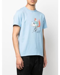 hellblaues bedrucktes T-Shirt mit einem Rundhalsausschnitt von MAISON KITSUNÉ