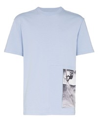 hellblaues bedrucktes T-Shirt mit einem Rundhalsausschnitt von Tony Hawk Signature Line