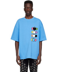 hellblaues bedrucktes T-Shirt mit einem Rundhalsausschnitt von We11done