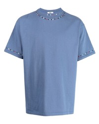 hellblaues besticktes T-Shirt mit einem Rundhalsausschnitt von Bode