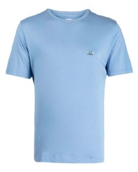 hellblaues besticktes T-Shirt mit einem Rundhalsausschnitt von C.P. Company