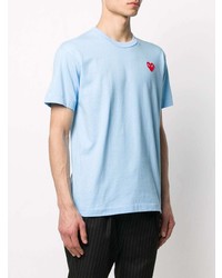 hellblaues besticktes T-Shirt mit einem Rundhalsausschnitt von Comme Des Garcons Play