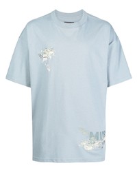 hellblaues besticktes T-Shirt mit einem Rundhalsausschnitt von Musium Div.