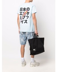 hellblaues besticktes T-Shirt mit einem Rundhalsausschnitt von Enterprise Japan