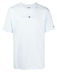 hellblaues besticktes T-Shirt mit einem Rundhalsausschnitt von Tommy Jeans