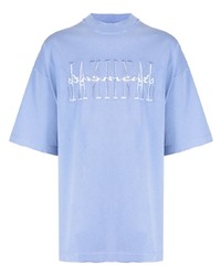 hellblaues besticktes T-Shirt mit einem Rundhalsausschnitt von Vetements