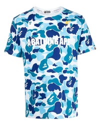 hellblaues Camouflage T-Shirt mit einem Rundhalsausschnitt von A Bathing Ape