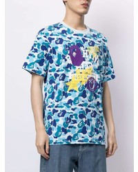 hellblaues Camouflage T-Shirt mit einem Rundhalsausschnitt von A Bathing Ape