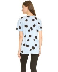 hellblaues gepunktetes T-Shirt mit einem Rundhalsausschnitt von Marc by Marc Jacobs