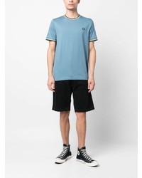 hellblaues horizontal gestreiftes T-Shirt mit einem Rundhalsausschnitt von Fred Perry