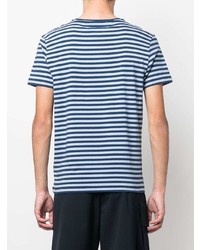 hellblaues horizontal gestreiftes T-Shirt mit einem Rundhalsausschnitt von Tommy Hilfiger
