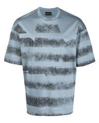 hellblaues horizontal gestreiftes T-Shirt mit einem Rundhalsausschnitt von Emporio Armani