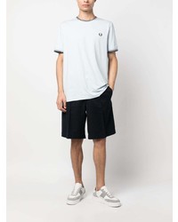 hellblaues horizontal gestreiftes T-Shirt mit einem Rundhalsausschnitt von Fred Perry