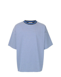 hellblaues horizontal gestreiftes T-Shirt mit einem Rundhalsausschnitt von Monkey Time