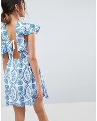 hellblaues Kleid mit Rüschen von Asos