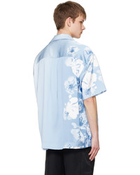 hellblaues Langarmhemd mit Blumenmuster von Feng Chen Wang