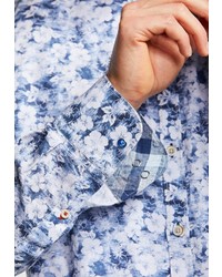 hellblaues Langarmhemd mit Blumenmuster von colours & sons