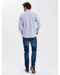 hellblaues Langarmhemd von Cross Jeans