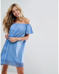 hellblaues schulterfreies Kleid aus Spitze von Asos