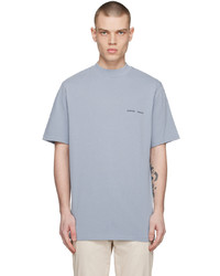 hellblaues Strick T-Shirt mit einem Rundhalsausschnitt